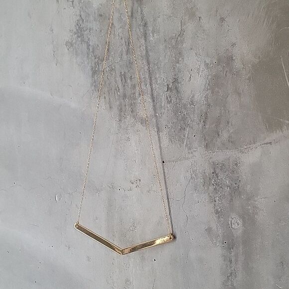 NWT Gorjana Coquette CottageCore Feminine Dainty Chevron 14K Gold Arrow Necklace - Picture 11 of 11